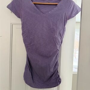 Caslon Lilac V-Neck Women's Top. Ruched sides. XS.